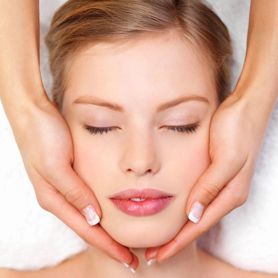 FACIAL & RADIOFREQUENCY/ $25 DEPÓSITO